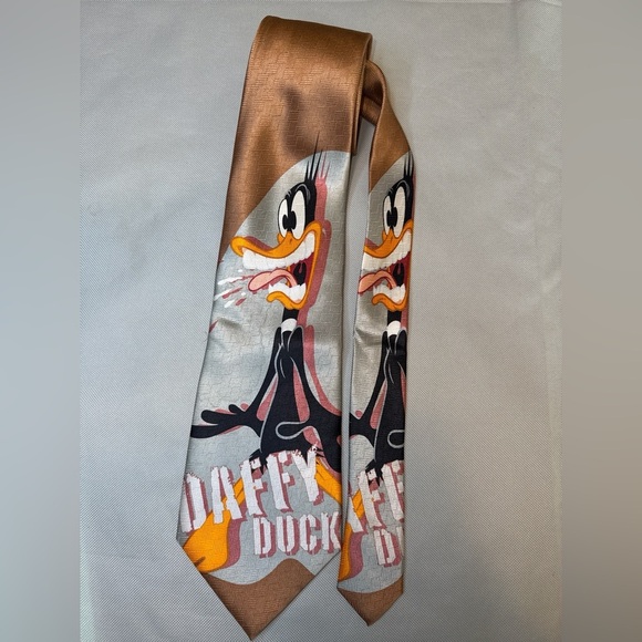 Daffy Duck Looney Tunes 100% Silk Neck Tie 4” width Novelty Tie Men’s Fashion - Picture 1 of 4